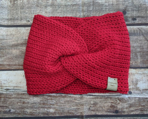 Bandeau au tricot rouge cerise